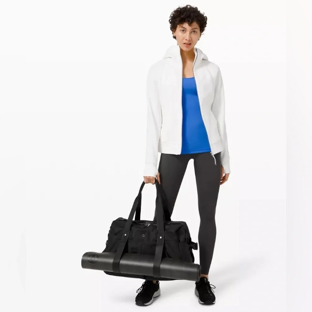 Lululemon all day Duffel Bag - Picture 2 of 16